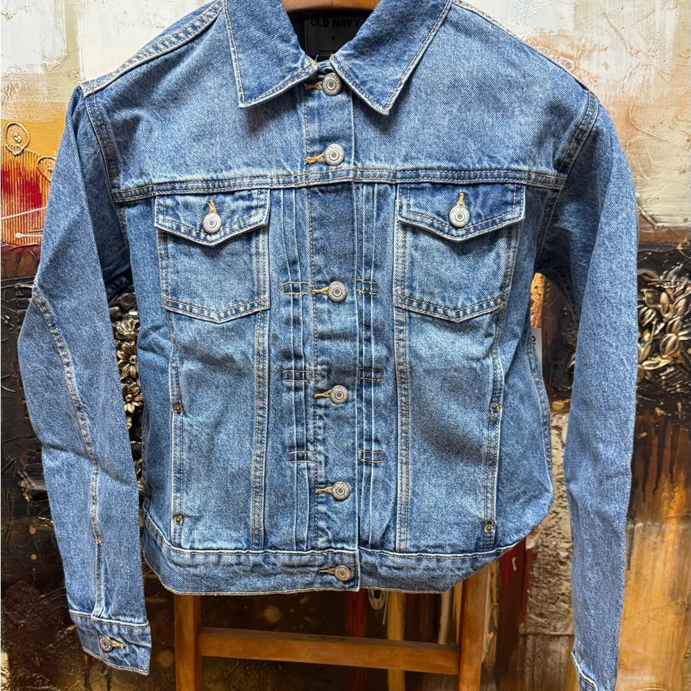 Old Navy Relaxed Classic Light Wash Denim Jacket NWT!